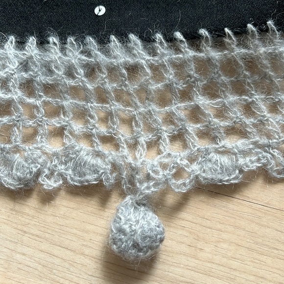 Halloween table runner 100% Wool crochet spider web 80x19” - Picture 3 of 8